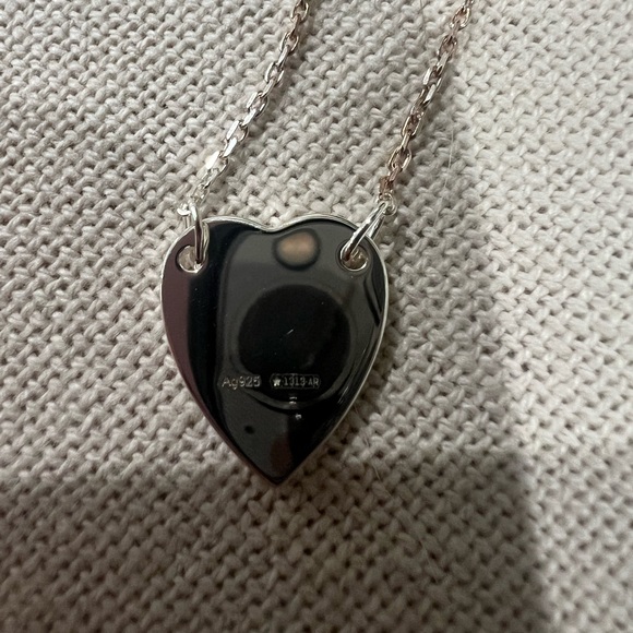 NIB Gucci Trademark Bracelet with Heart Pendant - Picture 6 of 8